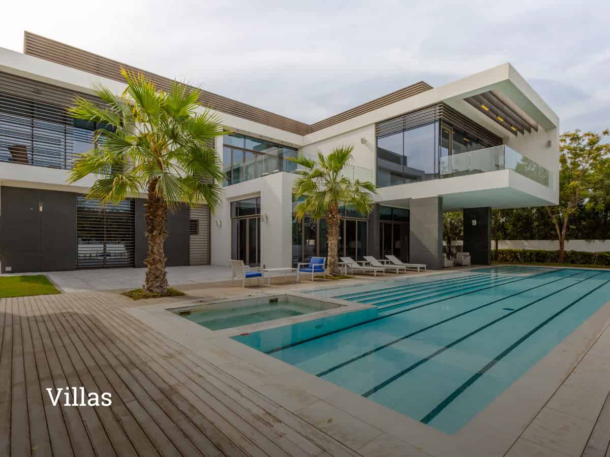 Luxury villa with swimming pool